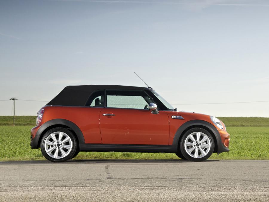  Mini Cooper SD Cabrio 2011 года  (UK) (фото 6 из 16)